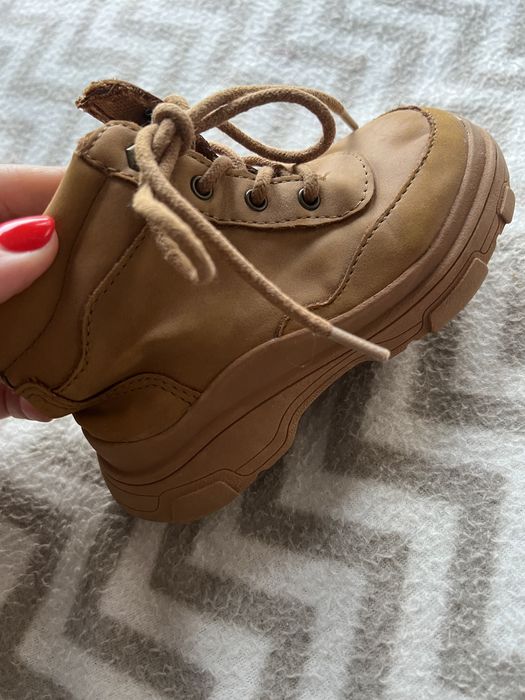 Vand bocanci ZARA , nr 23, 14,5 cm interior - 30 lei