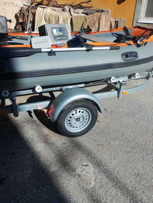 Колесар, надуваема лодка 3.30 с твърдо дъно