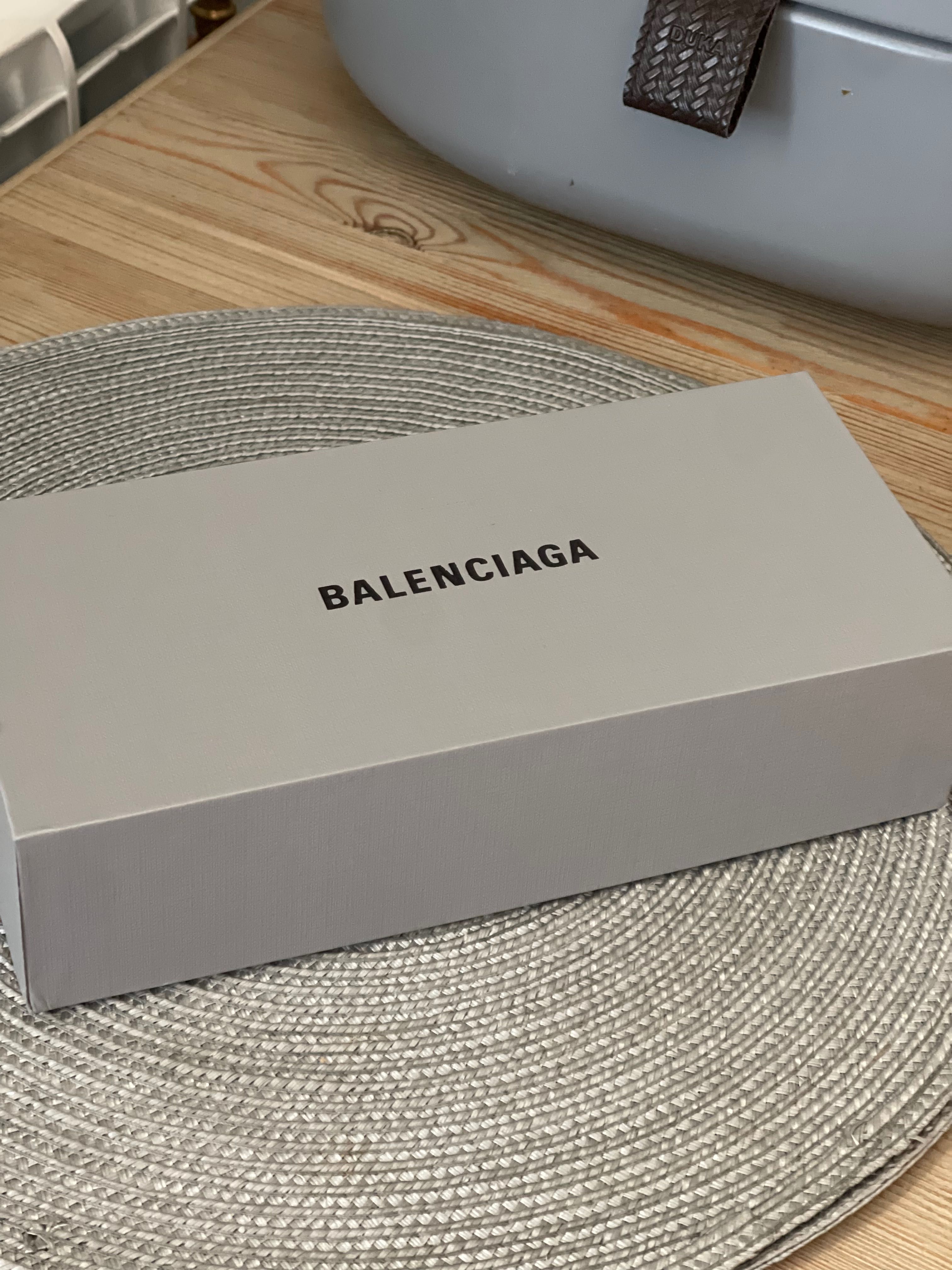 Оригинално колие Balenciaga ново