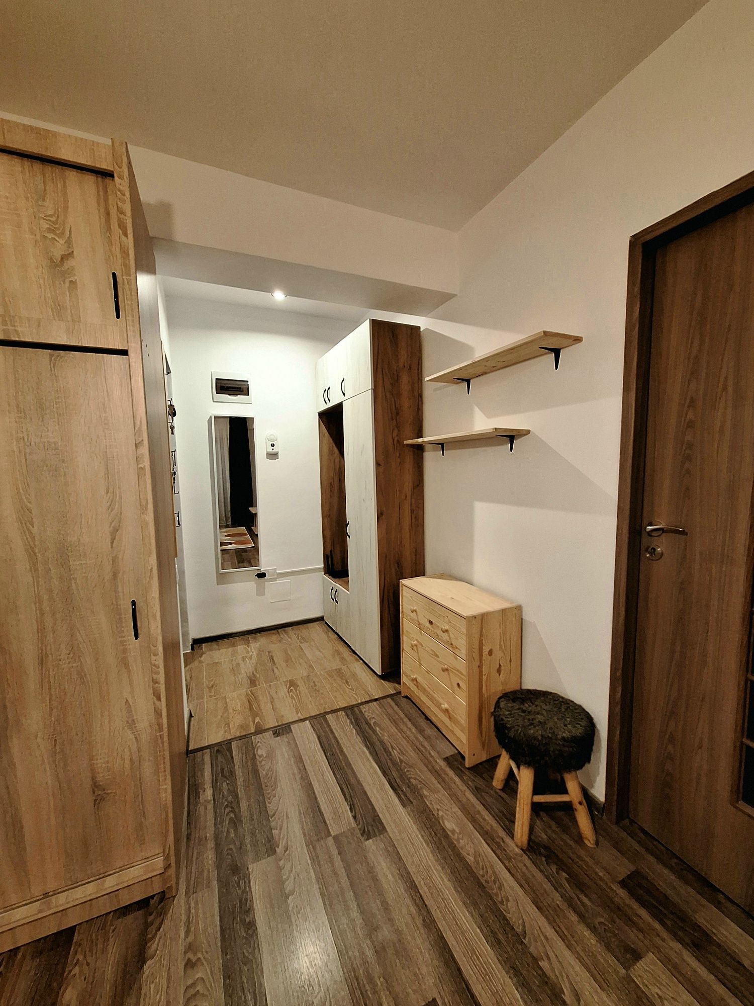 Închiriez apartament în Cartierul Arhitectilor