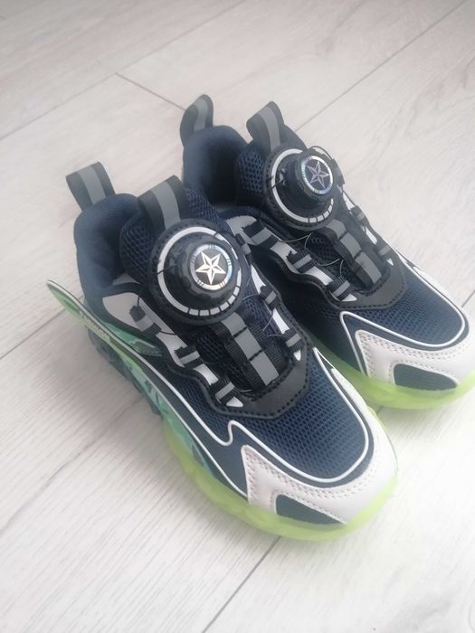 Нови  летни маратонки Fashion със закопчаващ механизъм, размер 30