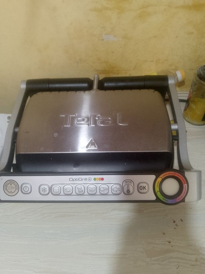 Продам айрогриль ей 2 мессяца