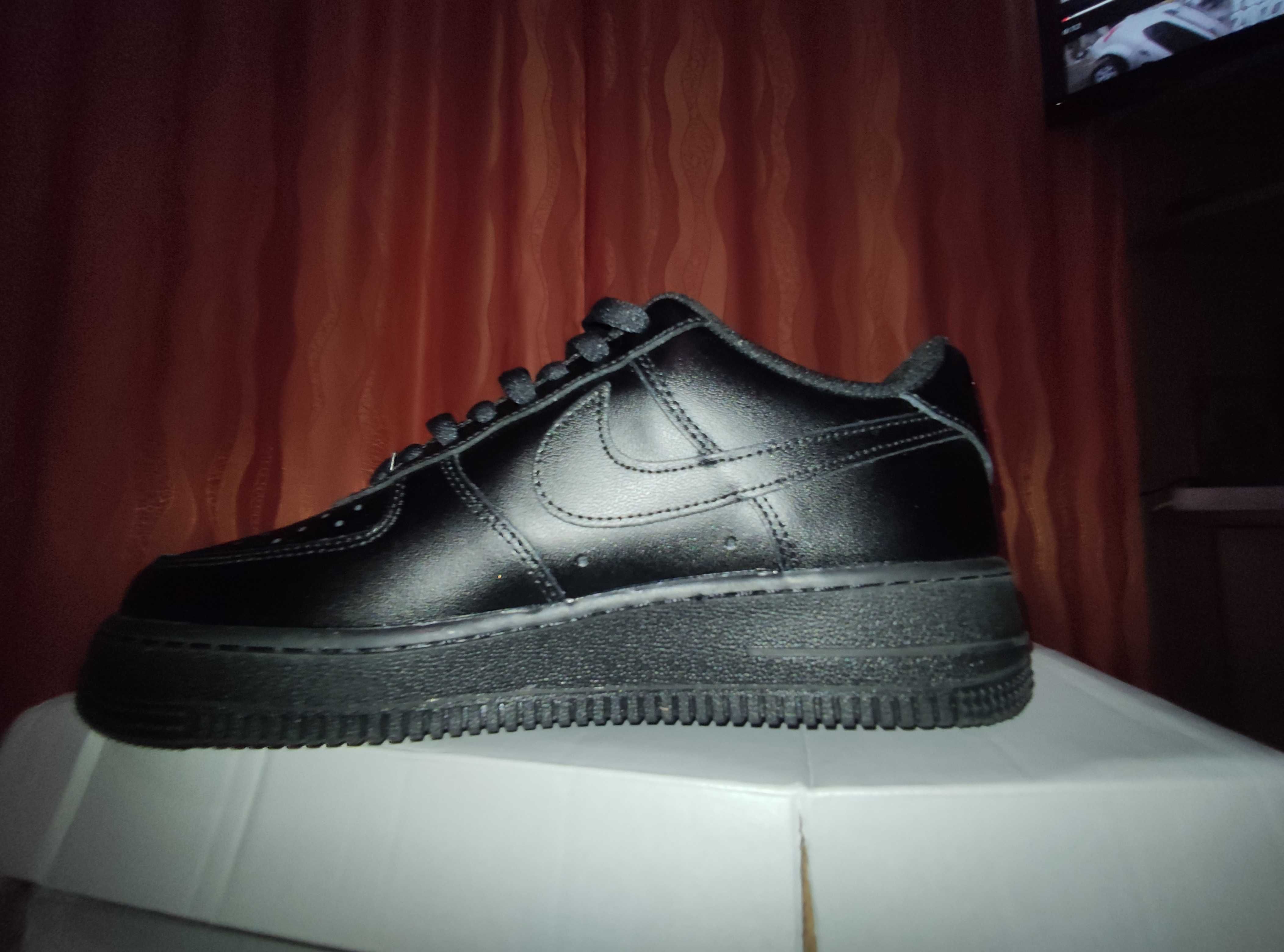 Air force one, marimea 40, culoare negru