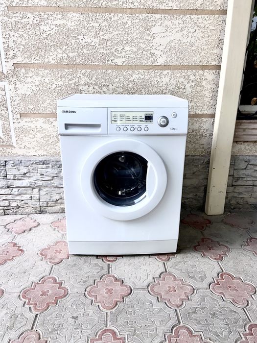 Продам стиральную машинку Самсунг рабочая 100%