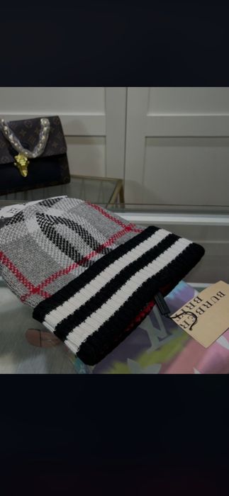 Fes Burberry model 2026, 2 modele