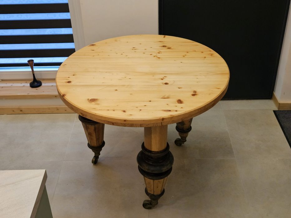Vând masă rotundă lemn - picioare pian