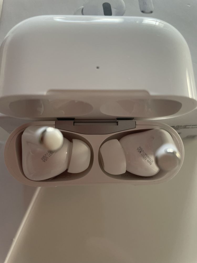 Air Pods Pro - genratia 2 - noi