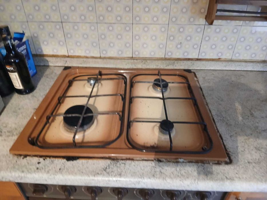 Bucatarie pe Colt cu Masa si 6 Scaune