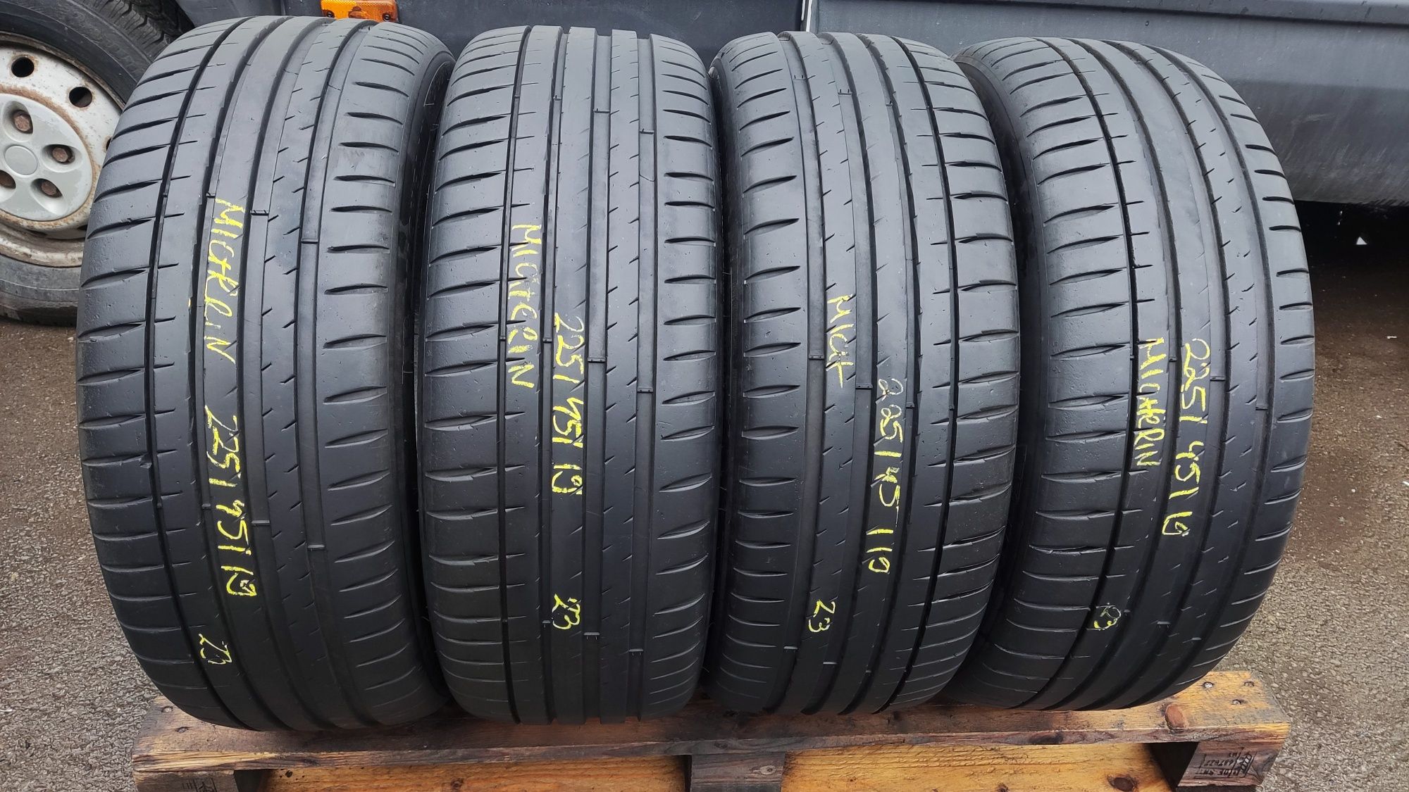 4бр. летни гуми 225/45/19 Michelin Pilot Sport 4
dot23
7.6mm грайфер
