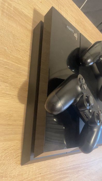 Vând ps4 cu FIFA 24