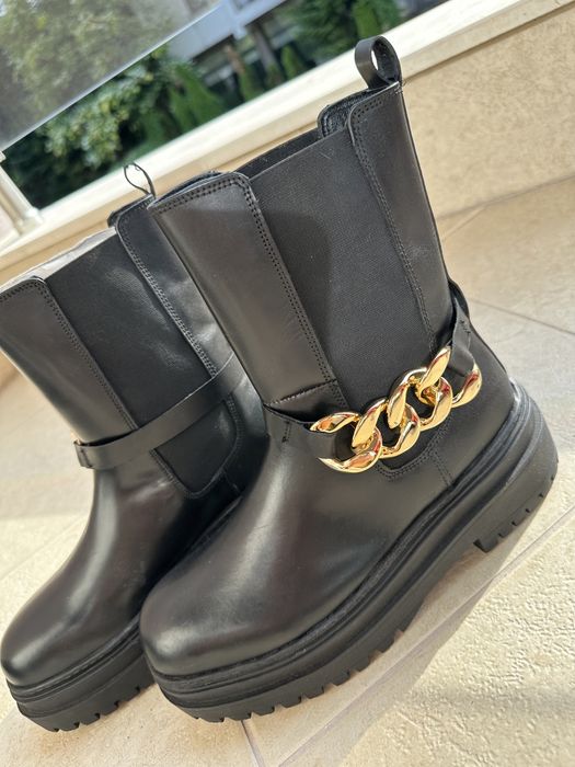 Дамски боти.