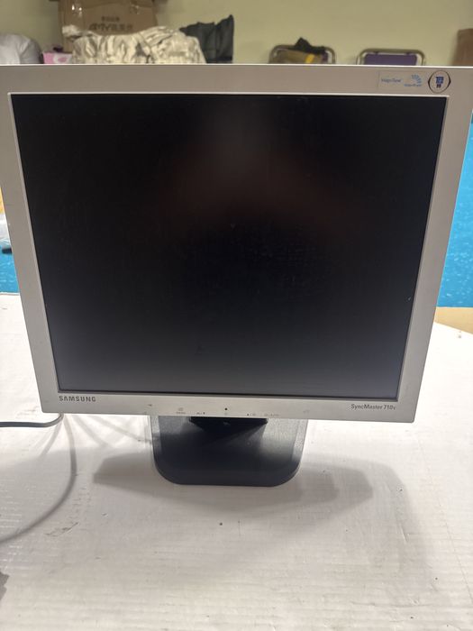 Монитор Samsung "Динозавр" (Квадратный, 17 дюймов)