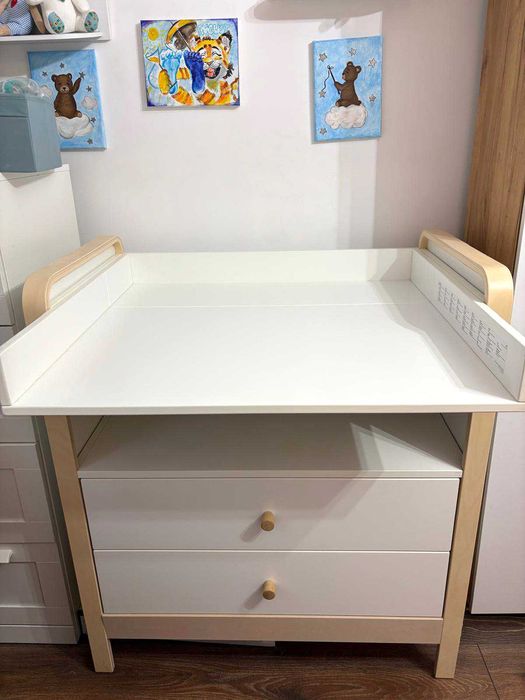 Masa de infasat/comoda Alskvard - IKEA