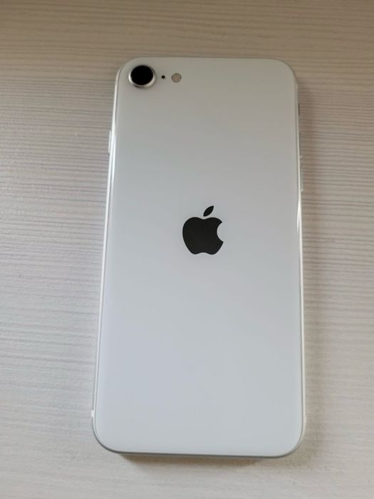 iphone SE 128гб