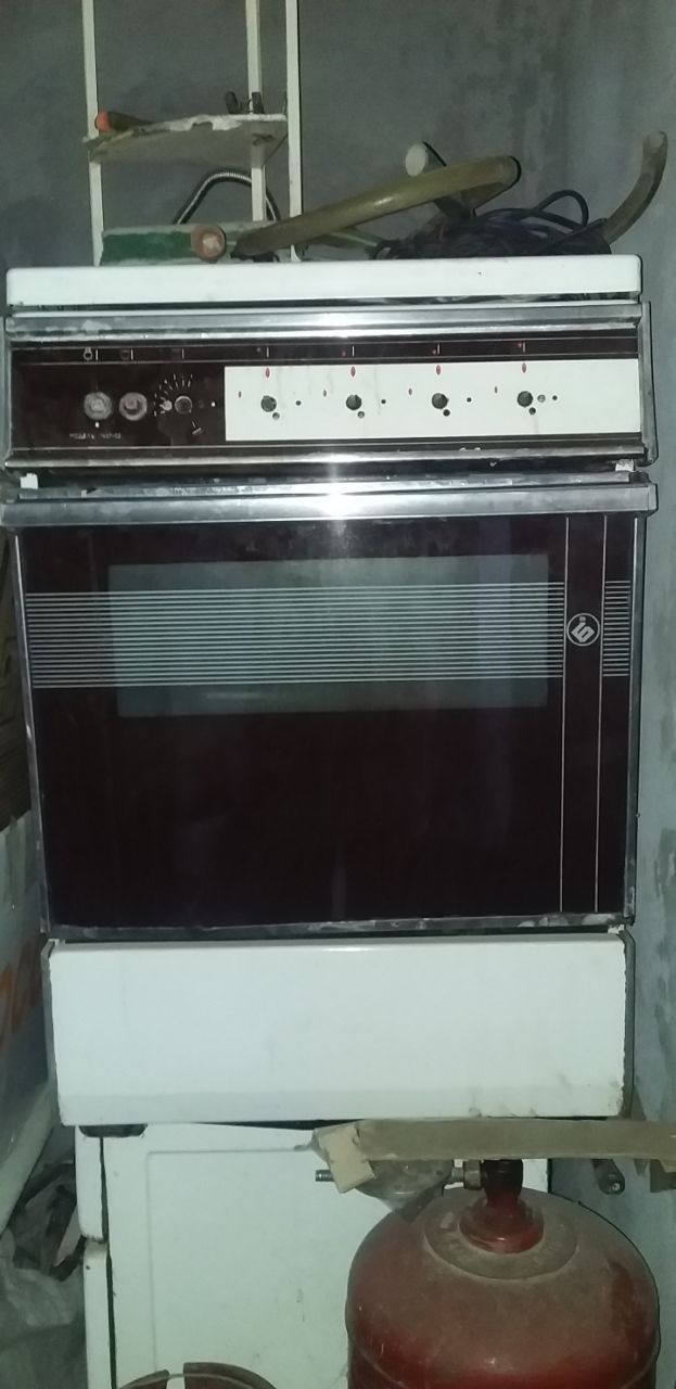 Продаю газовую плиту
