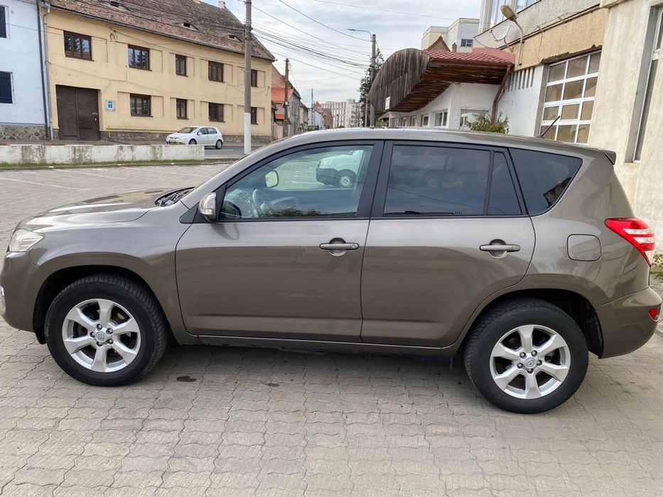 Toyota rav 4 suv