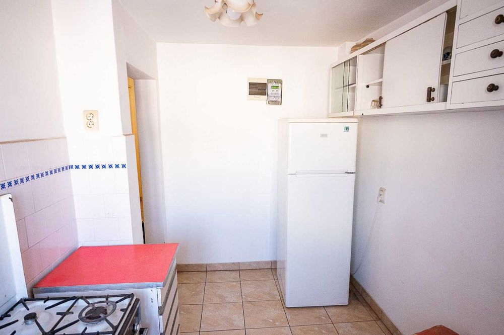 Apartament 2 camere + terasa, etaj 2, central.