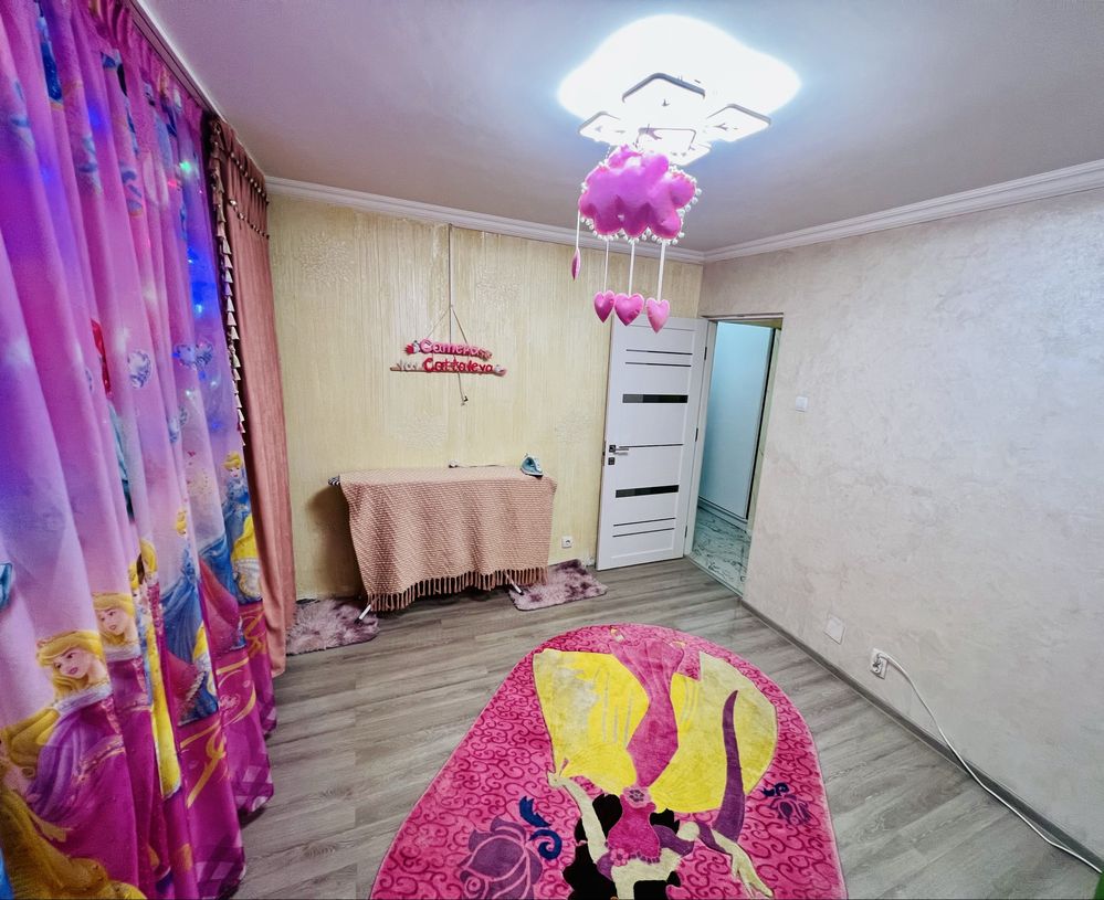 Vand apartament 4 camere facut lux