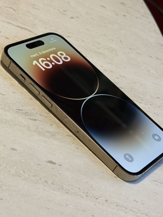 Iphone 14 pro gold 1 TB