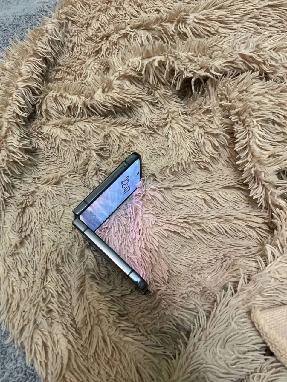 Samsung Galaxy Z Flip 4. 8/256