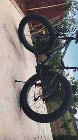 Vând bicicleta Fat Bike