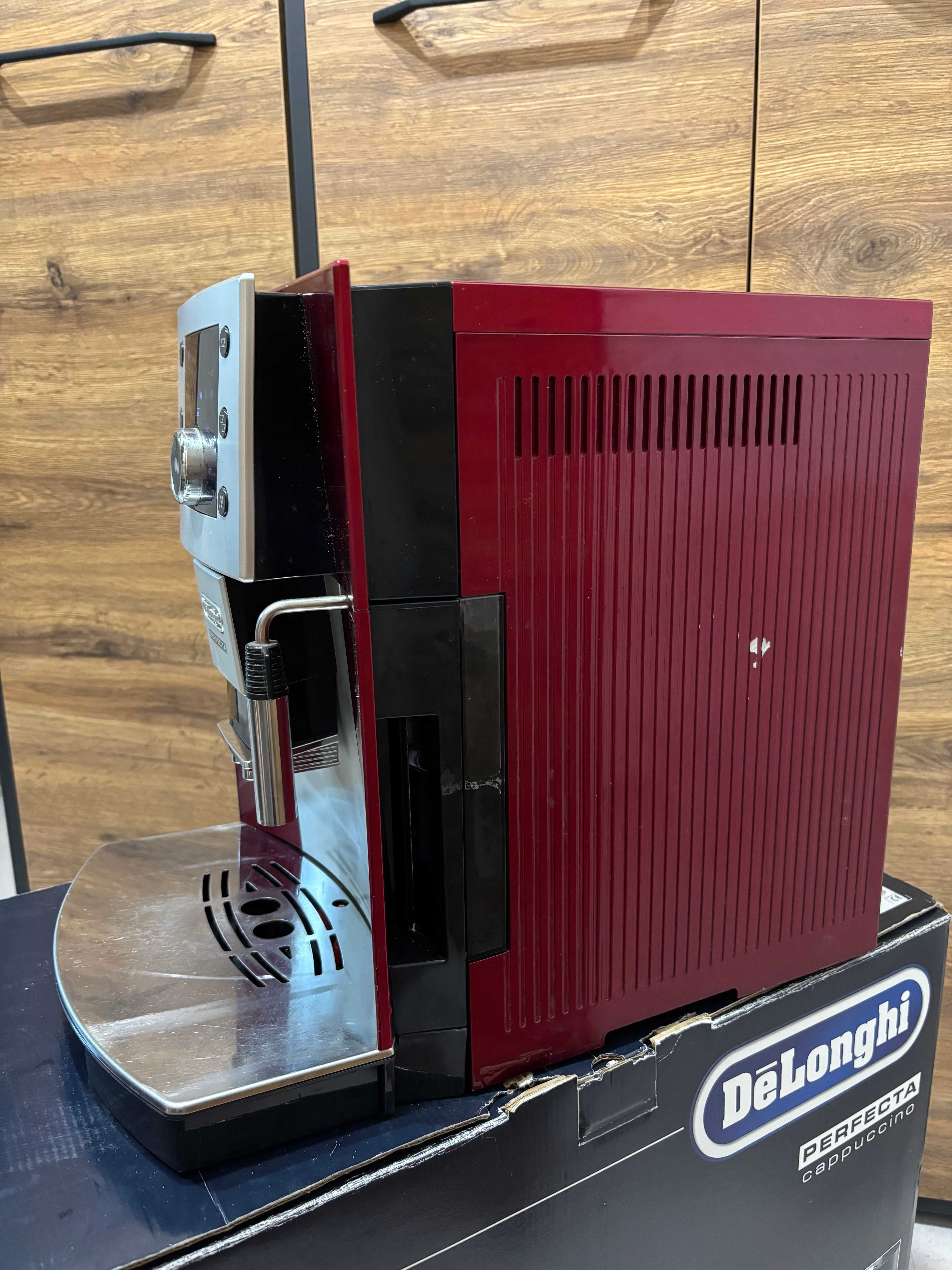 Кафеавтомат Delonghi Perfecta made Italy червена