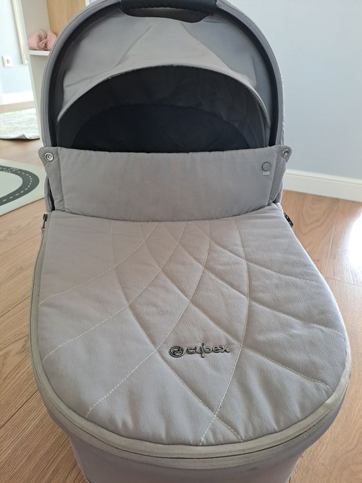 Vând landou Cybex Mios