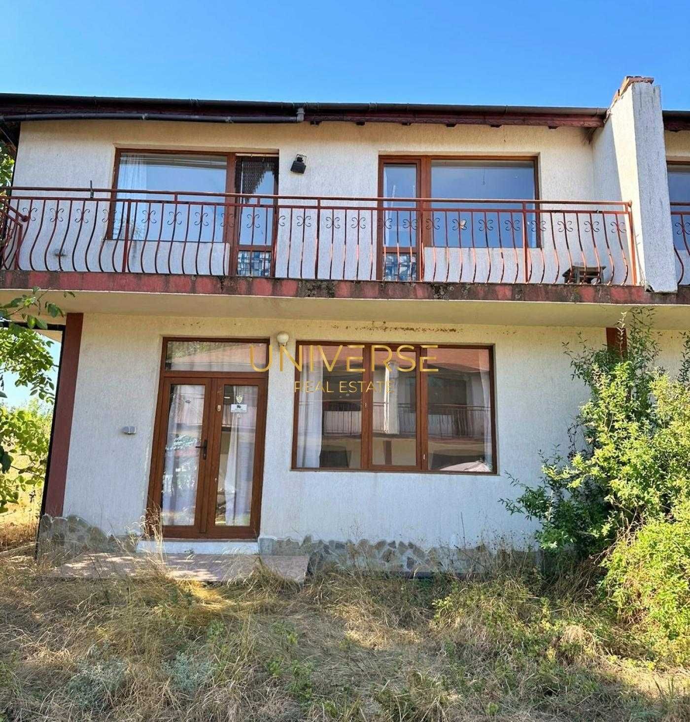 Къща за 2 собственици със собствен парцел в село Порой.#480