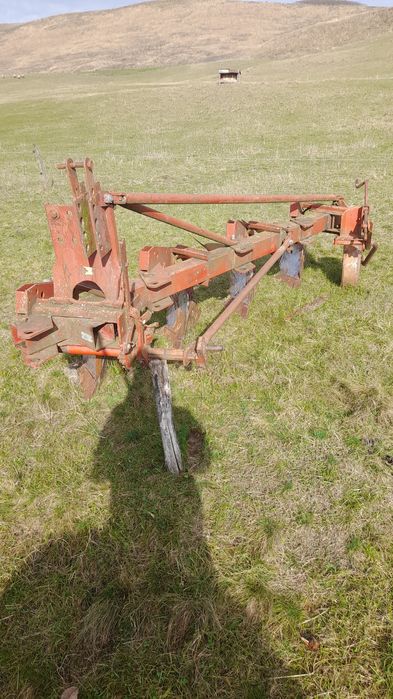 Plug  cu 4 trupite de vanzare