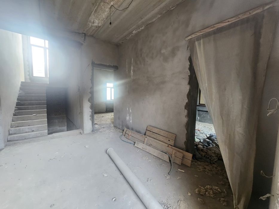 Тошкент шахар, Янги хаёт туманида жойлашган. 2 каватли уй