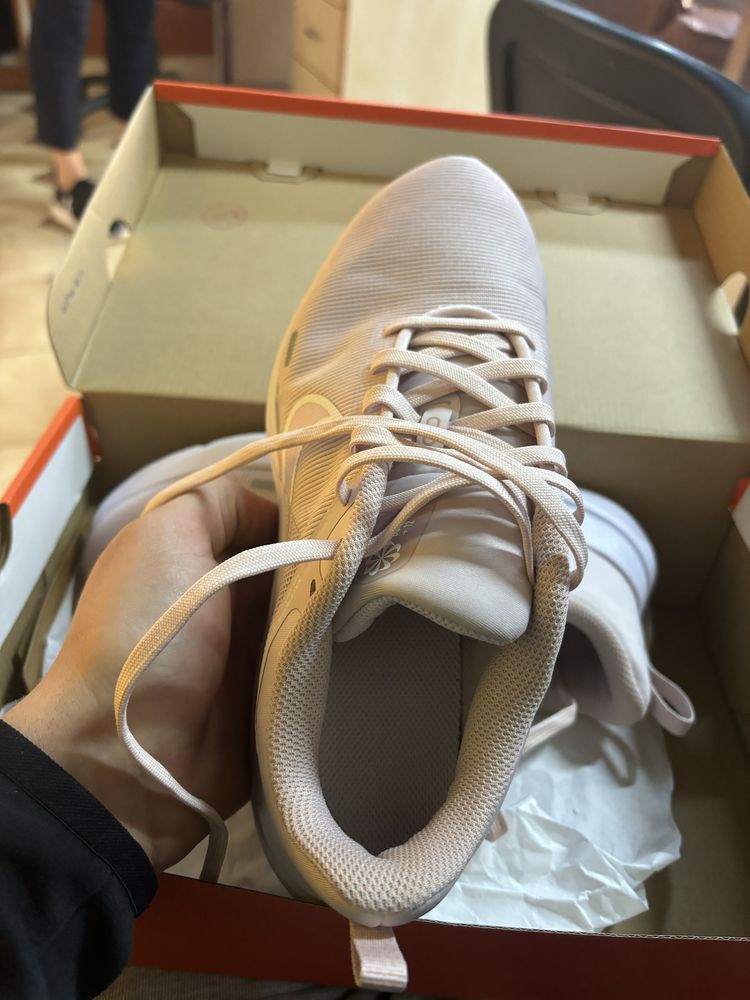 Маратонки Nike 38,5
