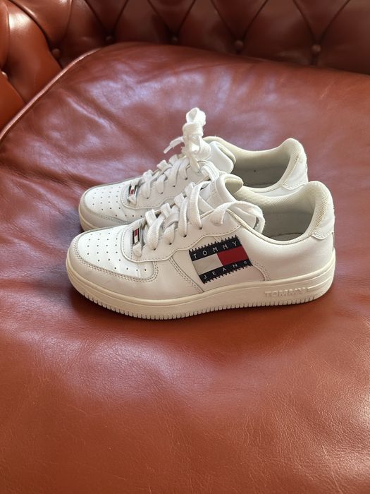Sneakers Tommy Hilfiger, impecabili, purtati foarte putin, 37.