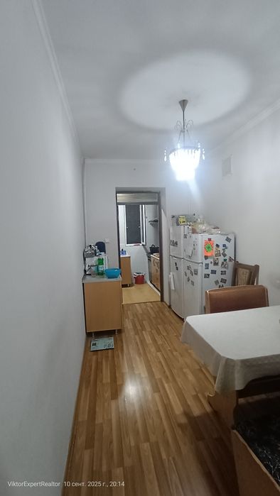 На продаже 3х комнатная, 1-Этаж кирпичный дом 77 серия