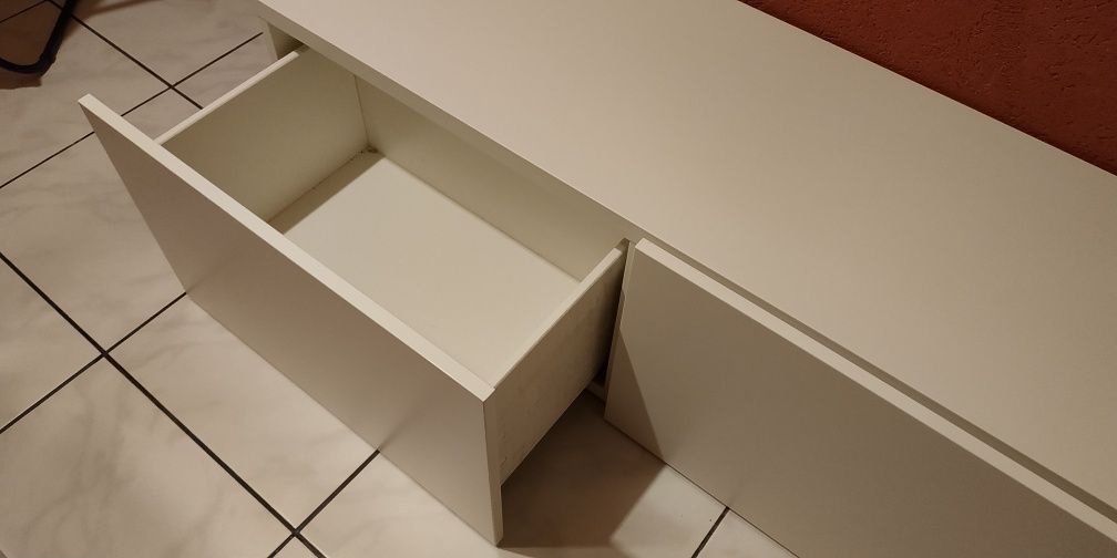 Comoda tv MDF Ikea, dulap cu sertare ce se deschid/inchid prin apăsare