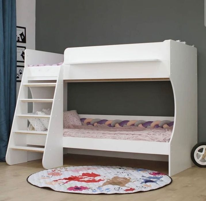 Двухярусная кровать