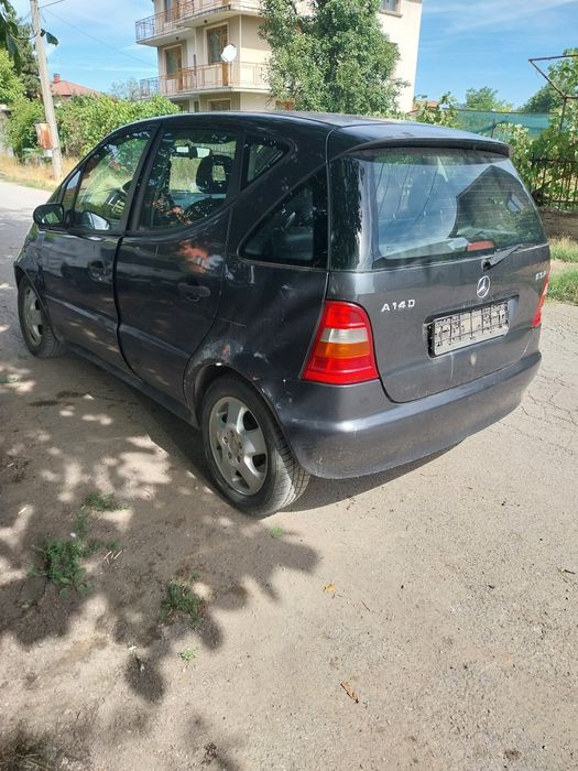 Продавам на части Мерцедес A140 W168 Mercedes Бензин