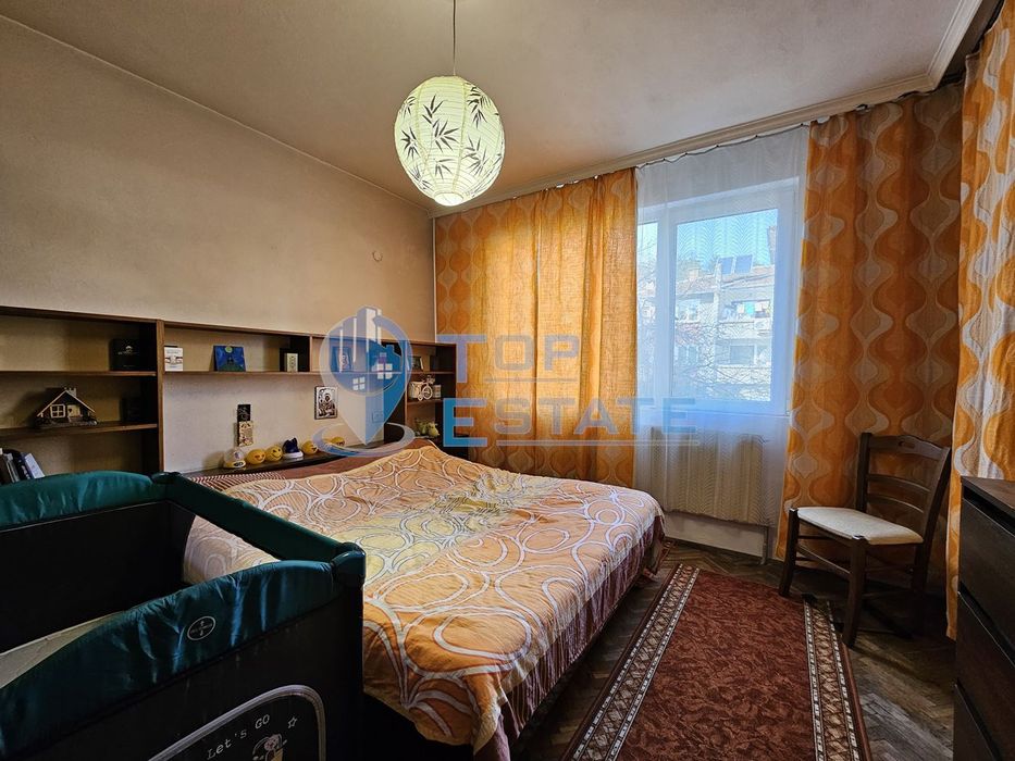 Панорамен южен многостаен апартамент в кв. Акация, гр. Велико Търново