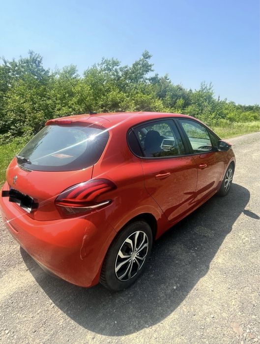 Peugeot 208 1.2 benzina