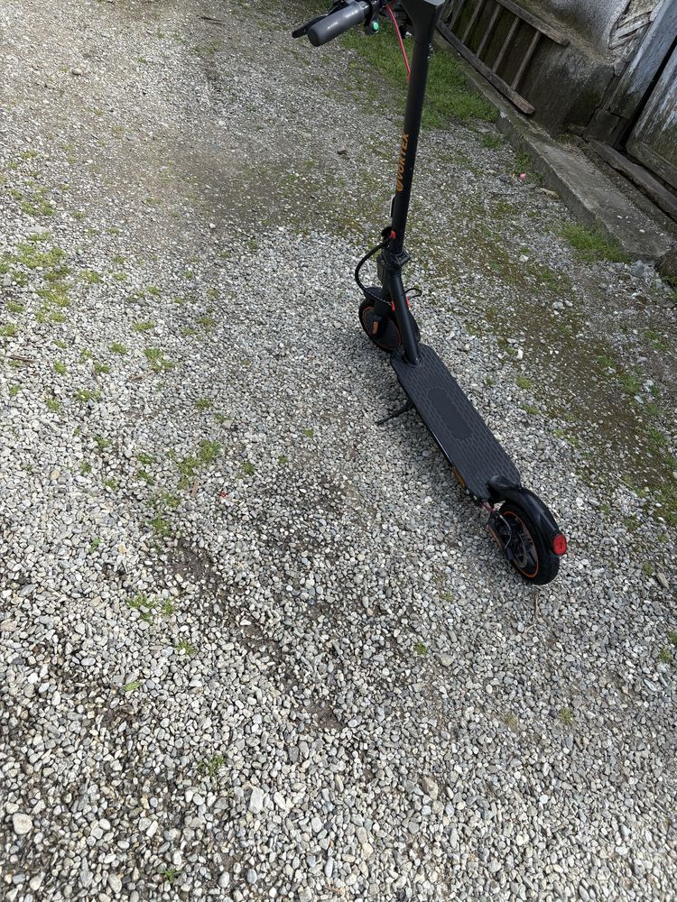 Vand trotineta electrica