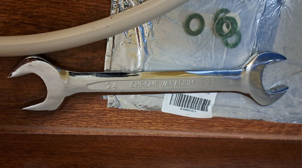 Regulator (ceas) presiune butelie GPL CFH ,furtun ,cheie si garnituri