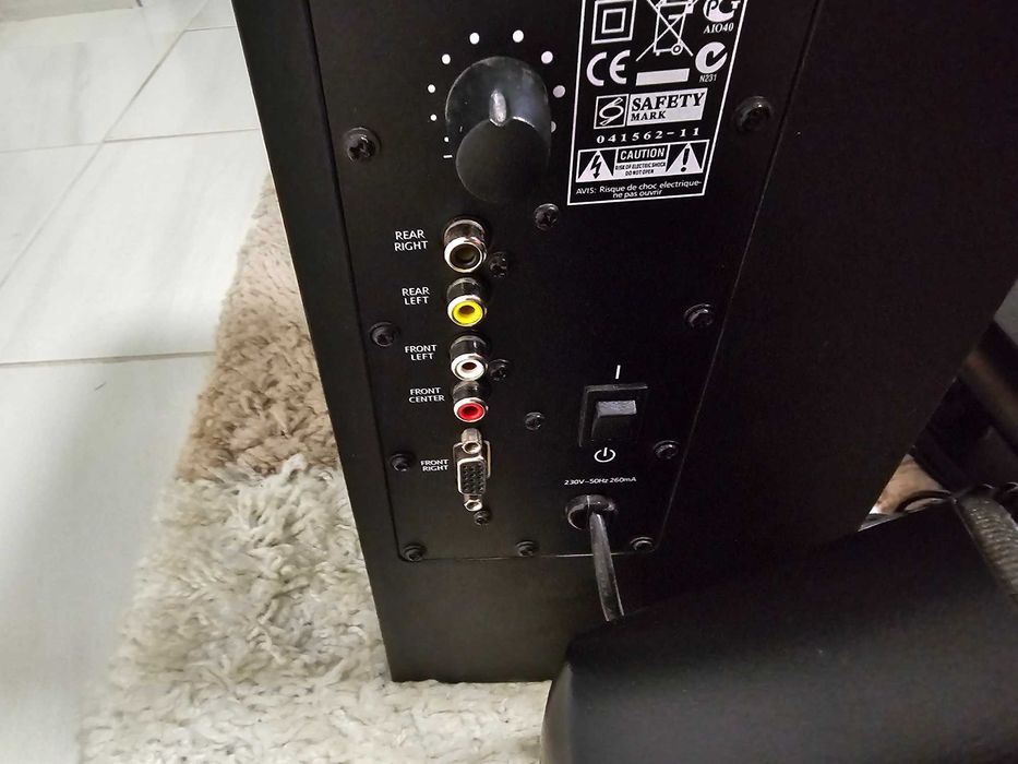 Boxe calculator 5.1 Logitech X530