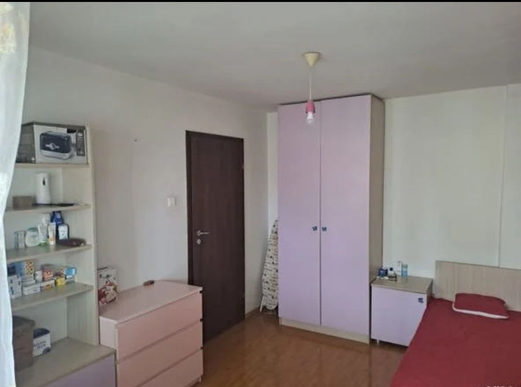 Închiriere apartament 3 camere