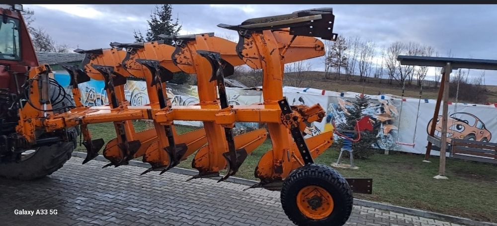 Plug reversibil cu 4 brazde