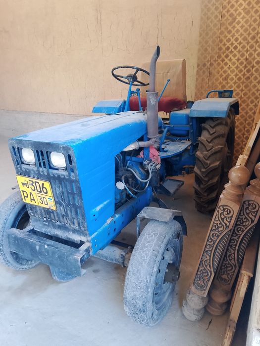 Traktor sotiladi