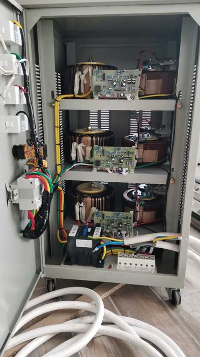 Stabilizator de tensiune Electropower EP-TNS-20kVA-(16000W)-400V