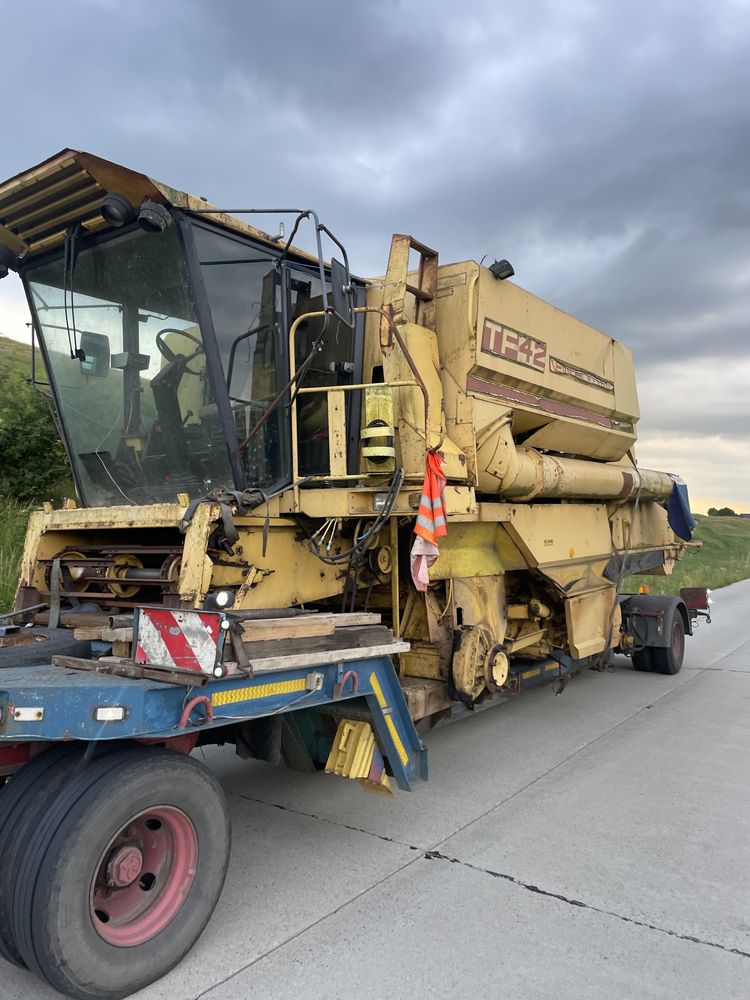 Dezmembrez Combina New Holland TF 42