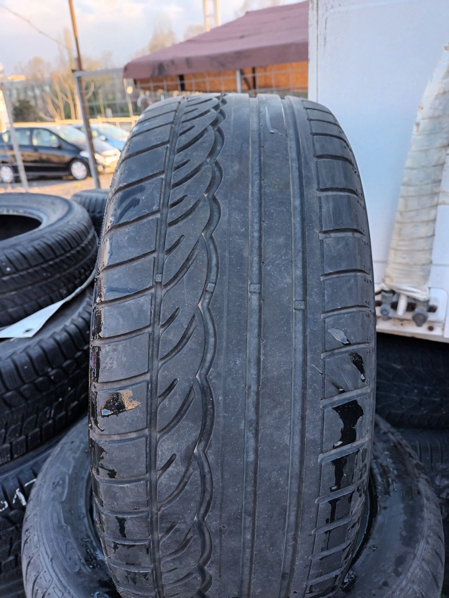 Продавам 4 бр летни гуми 235 55 R 17 DUNLOP ДОТ 2014