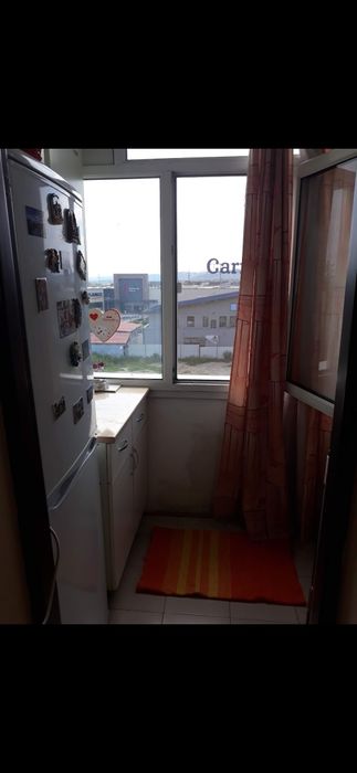 Inchiriez apartament 2 decomandat .