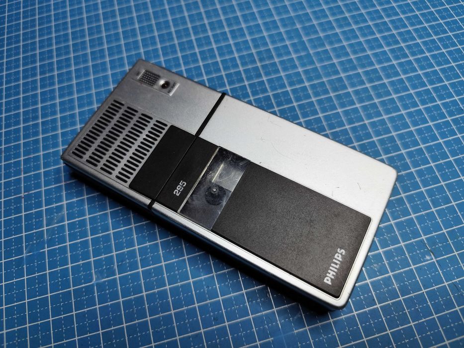 Casetofon reportofon portabil vechi anii 70 PHILIPS 295