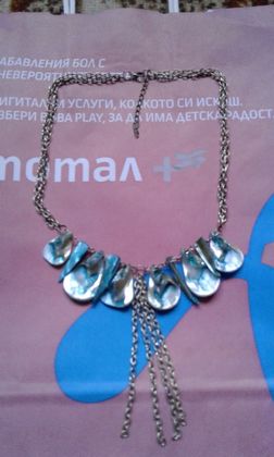 Продавам колиета